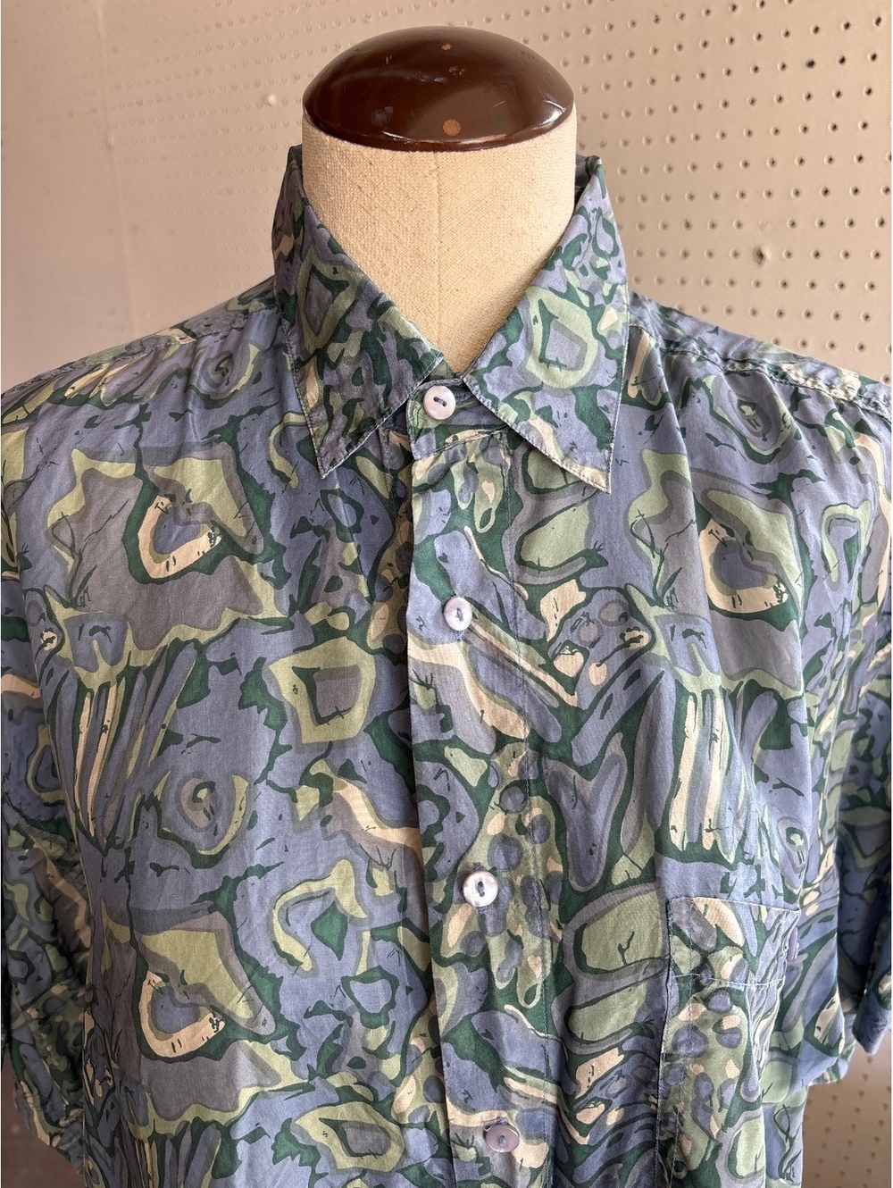 Impact Men's Silk Button-Up Shirt Size M Abstract Pattern